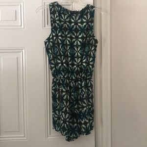 Jumper / romper with pockets & zipper accents